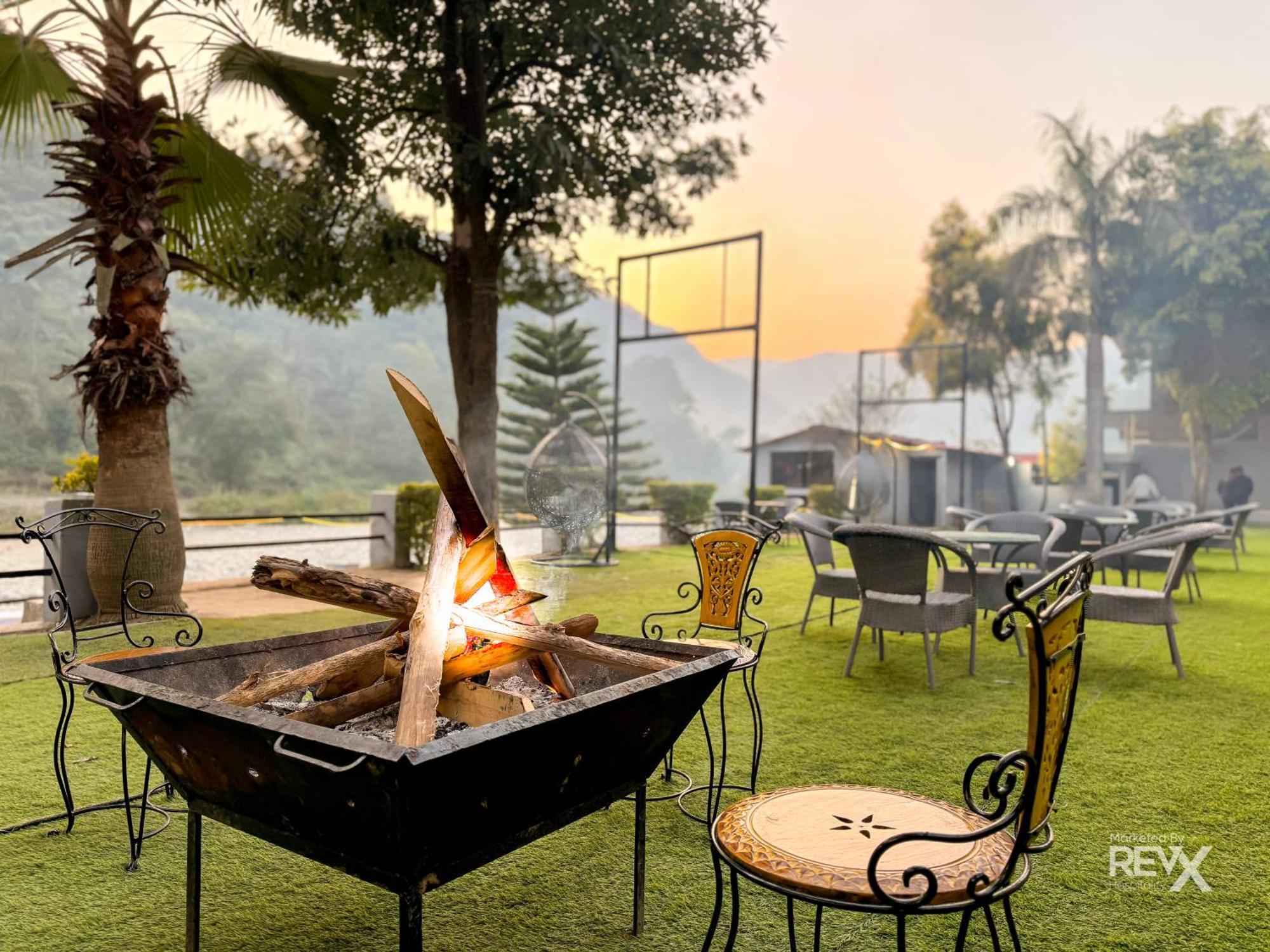 Euphoric River Resort Rishīkesh Buitenkant foto