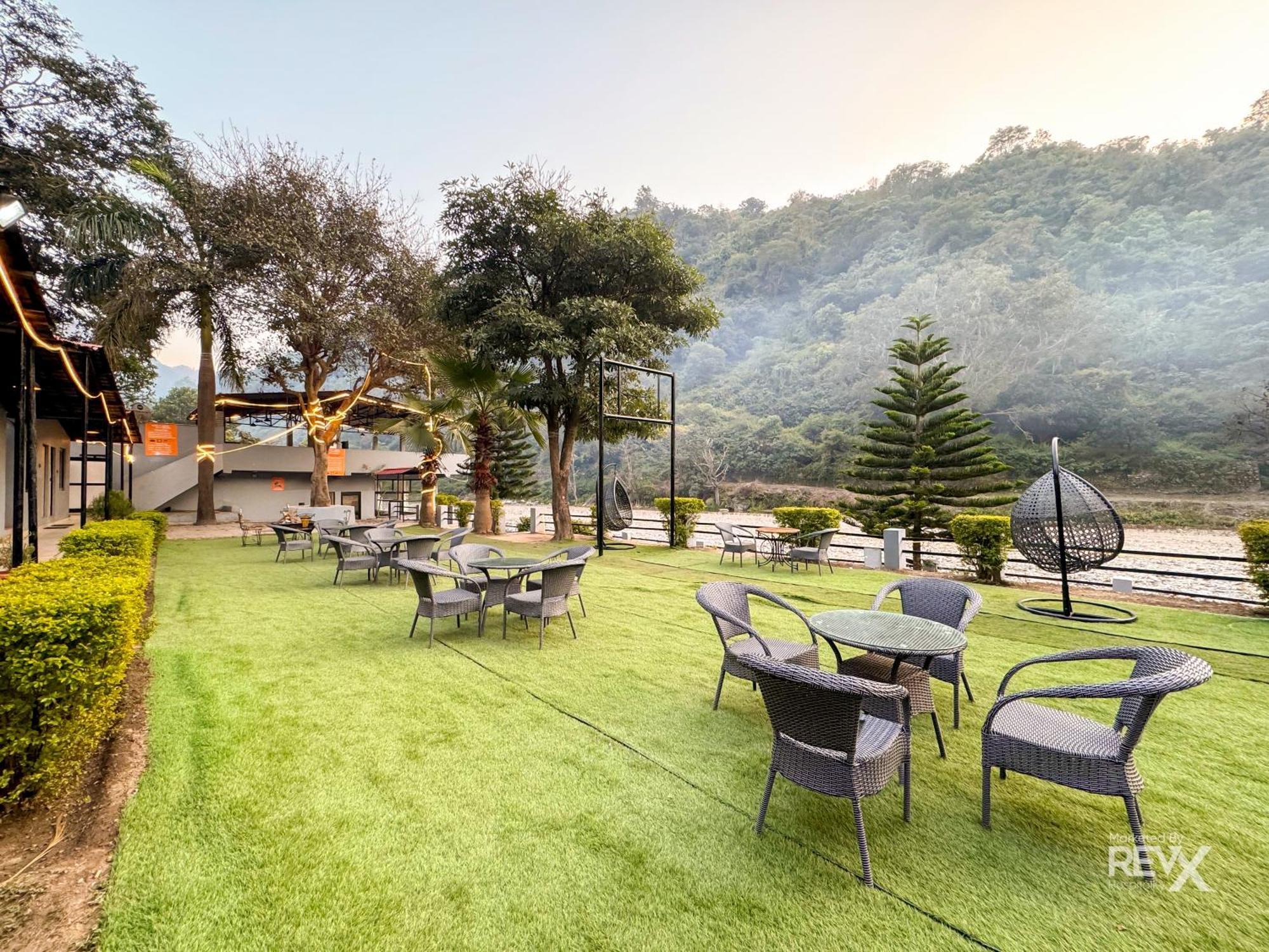Euphoric River Resort Rishīkesh Buitenkant foto